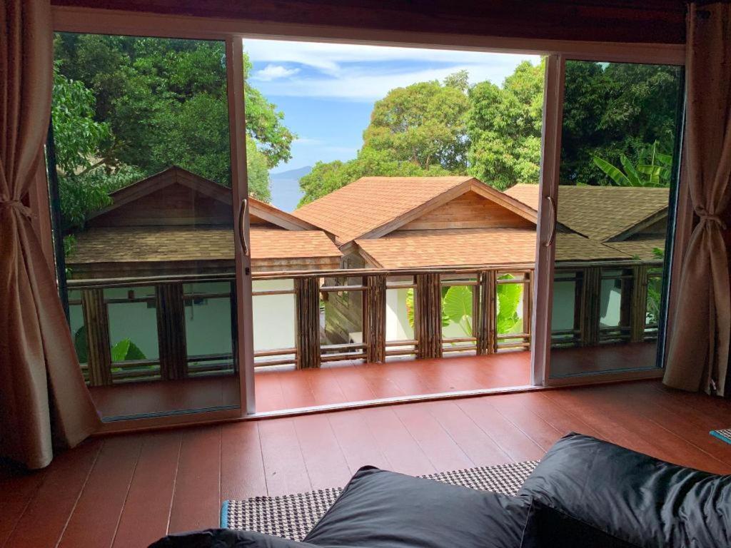 Pitiusas Beach Resort Koh Lipe Buitenkant foto